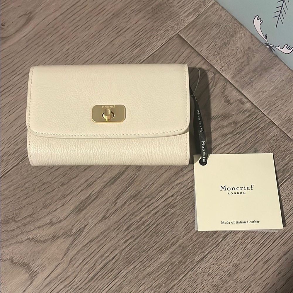 Moncrief Larissa wallet